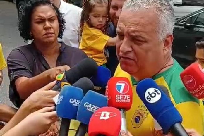 Alfredo Gaspar vota em Maceió e espera “grande vitória” de Flávio Bolsonaro em AL