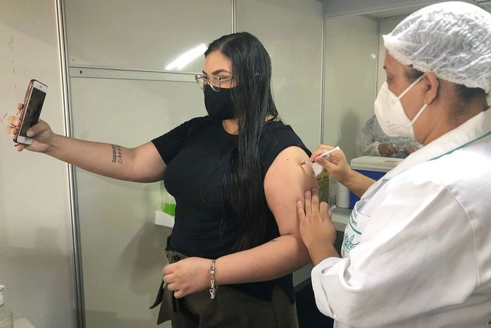 Maceió imuniza público de 18 anos ou mais e retoma Corujão da Vacina nesta terça (24)