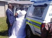 Noivos, pastor e convidados são presos por violarem a quarentena