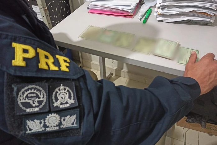Elas tentaram sacar benefícios usando documentos falsos