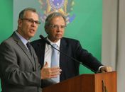 Segundo Paulo Guedes, indexação do preço do frete ao combustível está em estudo.
