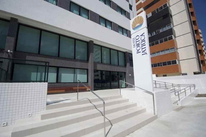 Governador participa de inauguração de hotel na Jatiúca