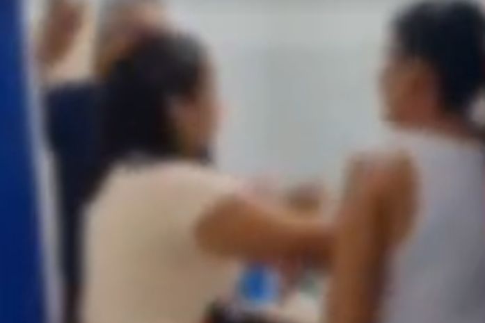 Mulher agride servidores da Prefeitura de Atalaia após ser informada de bloqueio do Bolsa Família