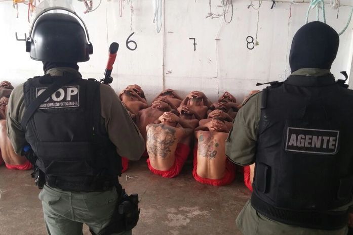Polícias Civil e Militar realizam megaoperação em presídio de Maceió