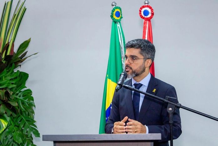 Secretário Adrualdo Catão