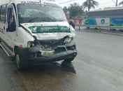 Colisão entre van e caminhão deixa uma pessoa ferida na AL 101 Sul