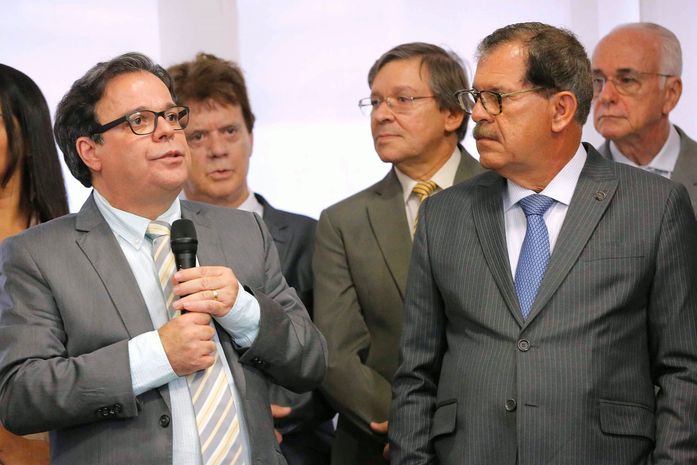 Novo presidente do TJ toma posse prometendo esforço para aproximar Judiciário da população