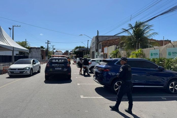 Operação flagra uso irregular de espaço público e atuação de flanelinhas em Maceió