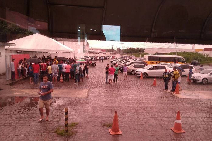 Servidores do Detran abem as portas neste sábado, mas não descartam possibilidade de nova greve
