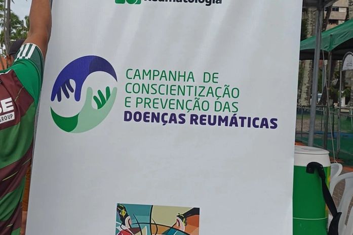 Reumatologistas das Sociedades Brasileira e de Alagoas orientam população sobre as doenças reumáticas na Orla da Ponta Verde dia 1º de setembro 