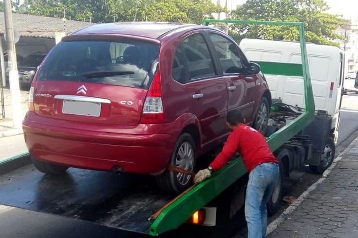 Veículos de transporte clandestino são notificados e recolhidos pela SMTT