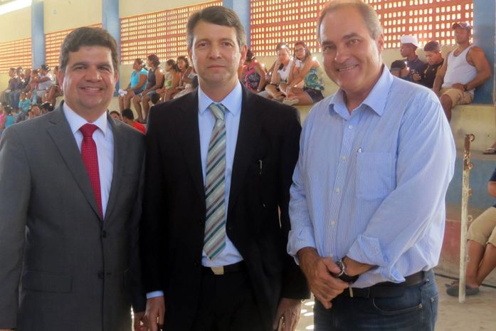 Prefeitura de Messias com TJ/AL entregam mais de 400 registros de imóveis
