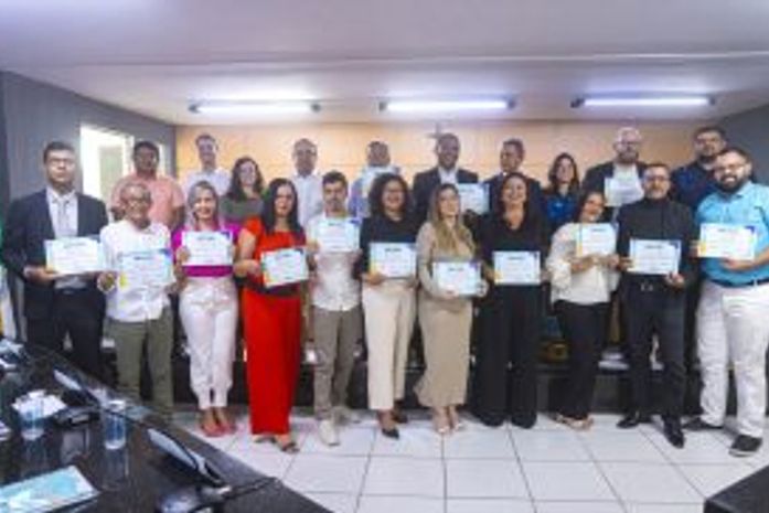 Prefeito Luciano dá posse a conselheiros e destaca Rede de Proteção a Crianças e Adolescentes em Arapiraca