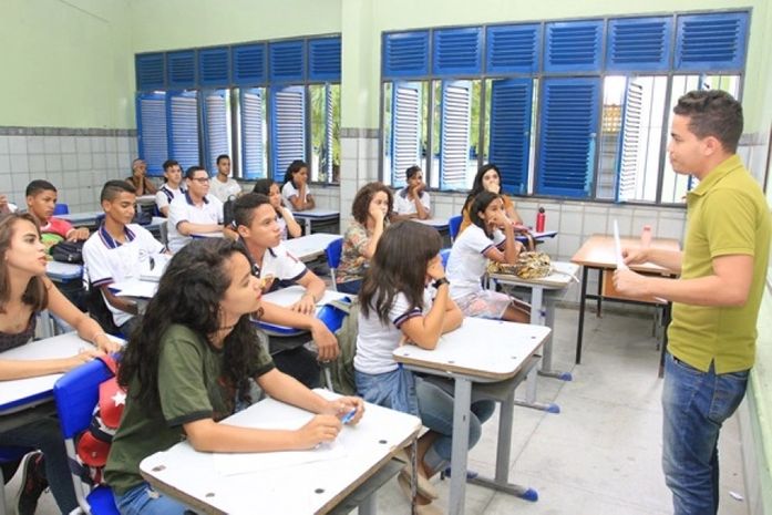 Professores aprovados no último concurso, realizado em abril, foram nomeados.