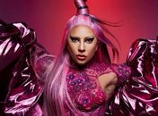 Site cria ticket de passagem aérea para embarcar em “Chromatica”, novo álbum de Lady Gaga