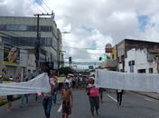 Familiares interditaram vias do centro na terça-feira (31)