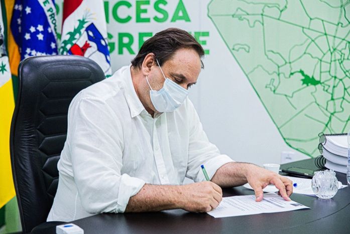 Prefeito Luciano Barbosa assina termo de adesão ao selo Unicef 2021- 2024