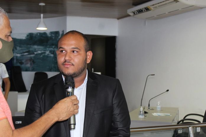 Prefeito concedeu entrevista ao repórter Tony, retratando o caos encontrado como herança deixada