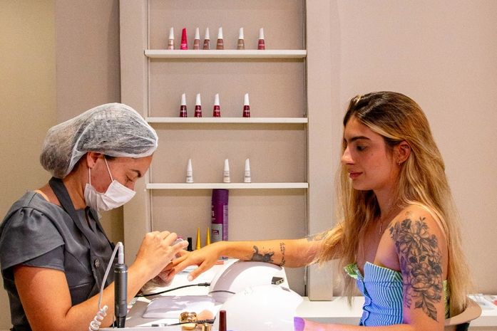 Brasil registra abertura de 27 novos negócios de beleza por hora e eleva exigência por atendimento especializado