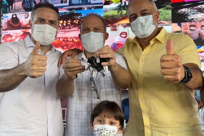 Deputado Galba Novaes participa de solenidade de entrega de obras e equipamentos em Colônia Leopoldina