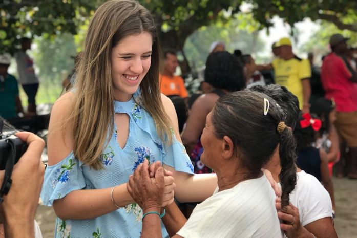 Cibele Moura, em campanha corpo a corpo