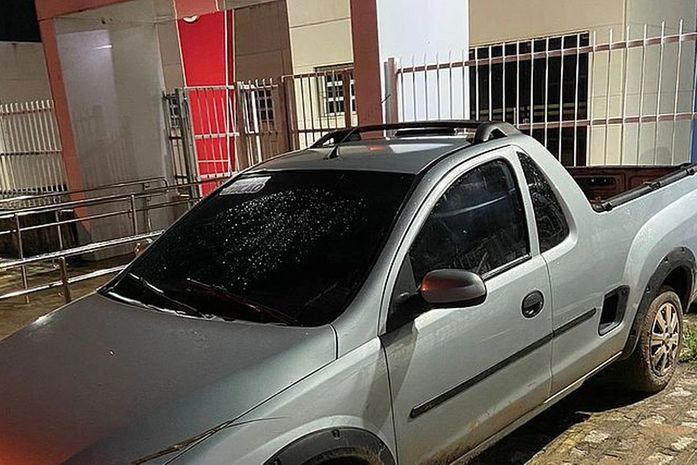 Carro é encontrado em canavial