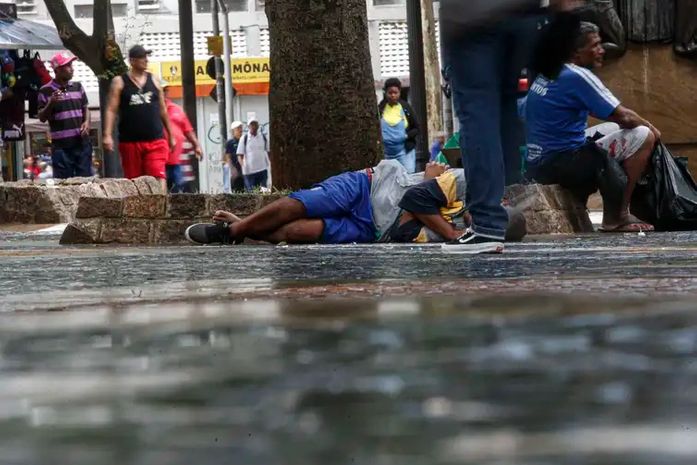 Vereadores aprovam parecer que regula remoção de estruturas de pessoas em situação de rua