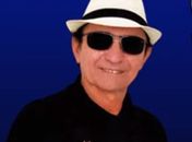 Com 50 anos de carreira, cantor brega arapiraquense Sandiel Júnior lança mais um CD