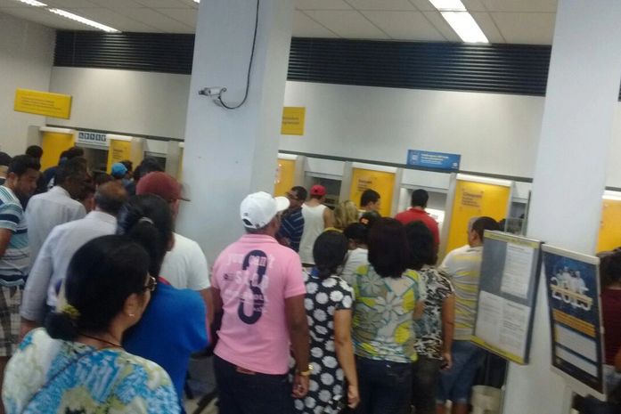 Servidores públicos de São Miguel dos Campos começam a receber seus pagamentos