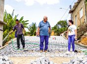 Barra de Santo Antônio: Prefeita Lívia Carla Celebra Progresso com Pavimentação na Grota de Santa Luzia