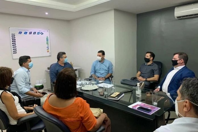 AL pode ter sistema híbrido de ensino em 2021, diz secretário da educação