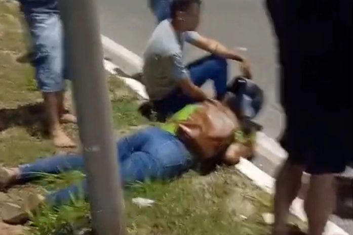 Motociclista sofre queda e fica ferida após ser assaltada na Rota do Mar