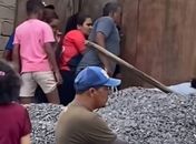 Homem morre soterrado após desabamento de construção, em São Sebastião