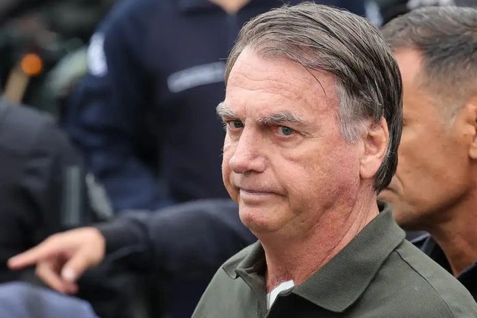 Bolsonaro pede ao STF prisão domiciliar humanitária alegando quadro clínico grave