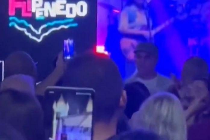 Show de Zeca Baleiro em Penedo