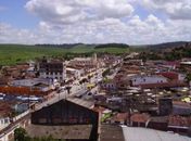 Incêndio destrói casa, provoca desabamento do teto e deixa homem ferido em Rio Largo