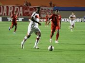 CRB abre vantagem, mas vacila e fica no empate com o Vila Nova pela Série B