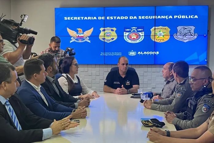 Três mulheres são presas por ajudar companheiros presos a comandar facções criminosas em Maceió e no interior