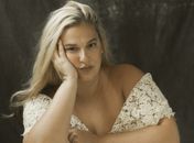 Alice Caymmi faz emocionante tributo à Nana Caymmi no projeto Seis & Meia