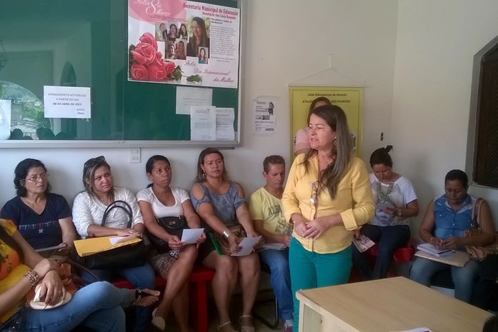 Secretaria de Educação de Atalaia promove reunião com diretores de escolas municipais