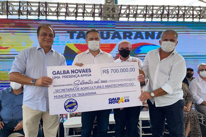 Deputado Galba Novaes prestigia 59 anos de emancipação política de Taquarana