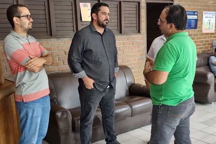 Em visita ao prefeito de Junqueiro, Leonardo Dias frisa necessidade de aprender com experiências que dão certo