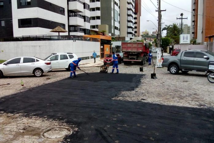Operação tapa-buraco atua em bairros da parte baixa de Maceió; saiba como solicitar serviço