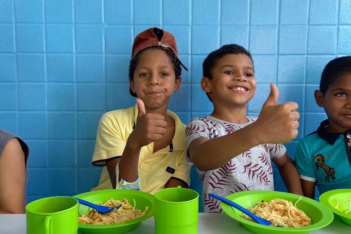A Secretaria Municipal de Educação oferta, diariamente, mais de 10 mil refeições através da merenda escolar