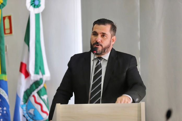 Leonardo Dias solicita que recursos economizados durante mandato sejam destinados à Assistência Social