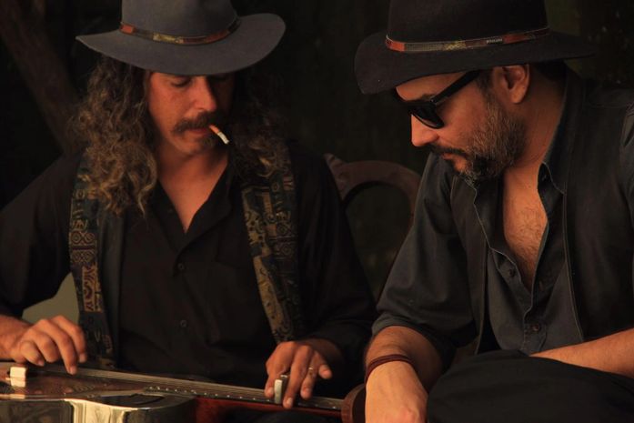 Duo Blues inaugura a programação ao vivo do restaurante Tasca Portuguesa