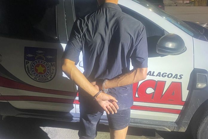 Suspeito ligado ao PCC é preso com revólver após tentar fugir no Litoral Norte de AL