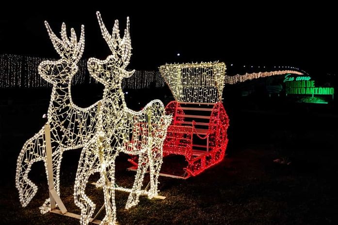 Iluminando o Natal em Barra de Santo Antônio: A Magia das Luzes e o Compromisso da Prefeitura