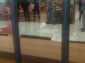 Segundo assessoria, placas de granitos dilataram e trincaram devido o aumento da temperatura.