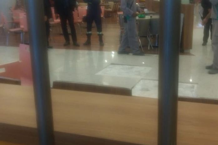 Segundo assessoria, placas de granitos dilataram e trincaram devido o aumento da temperatura.